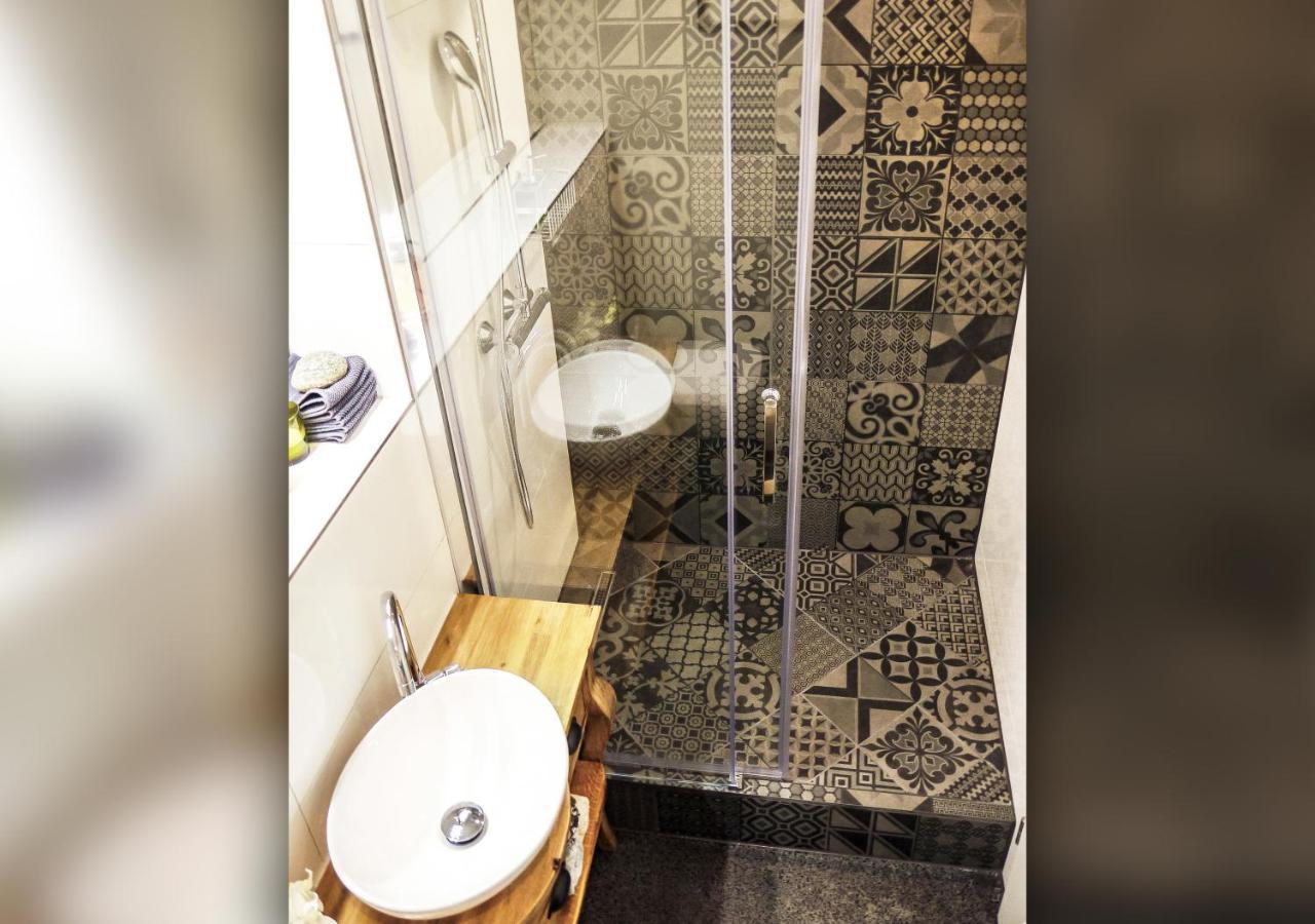 Comfort And Style In City Center With Ensuite Bathroom On Schaafenstrasse Köln Exterior foto